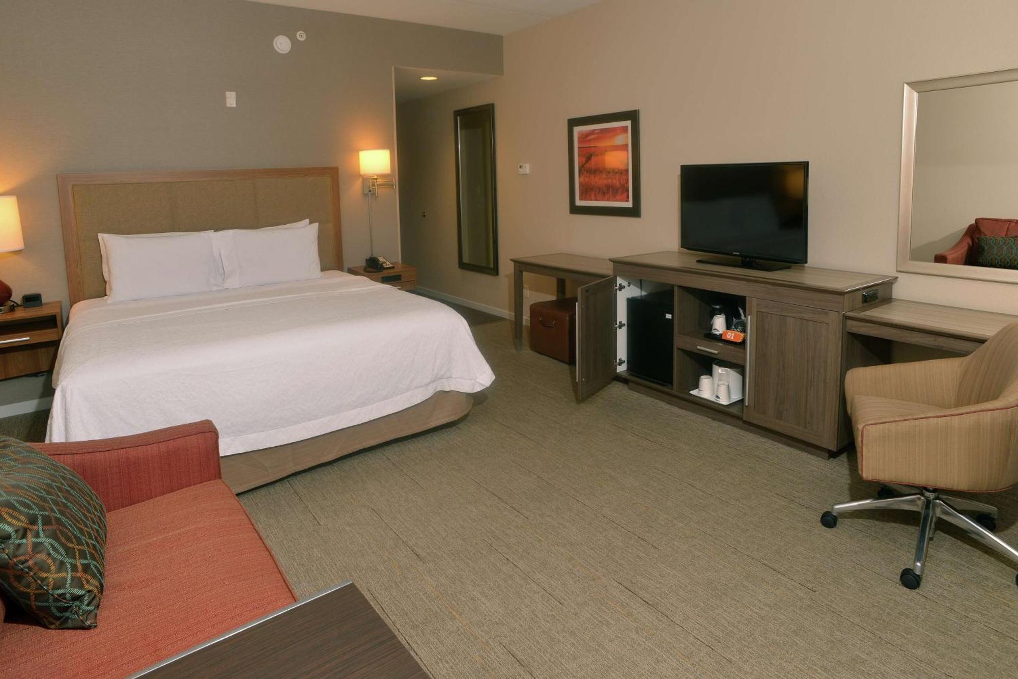 Hampton Springfield-southeast, Mo Hotel